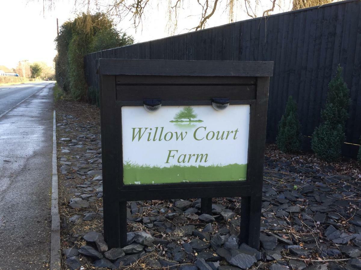 Willow Court Farm Studio West & Petting Farm, 8 Mins To Legoland & Windsor, 15 Mins To Lapland Uk Βίλα Εξωτερικό φωτογραφία